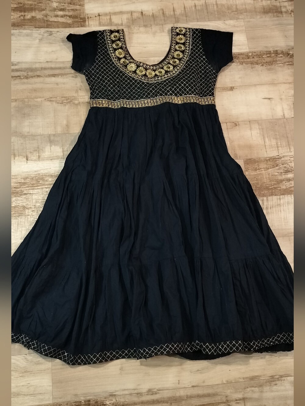 Elegant Black Formal Dress with Gold Embellishment